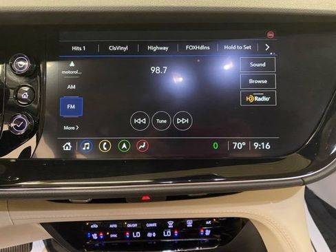 Used 2023 Buick Envision Avenir AWD/4WD image 7