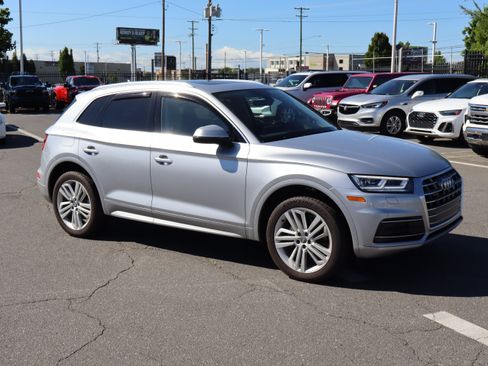 Used 2019 Audi Q5 2.0T Premium Plus w/ Premium Plus Package AWD/4WD image 14