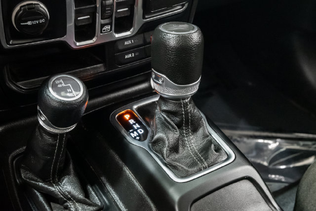 Used 2024 Jeep Wrangler Unlimited Sport AWD/4WD image 24