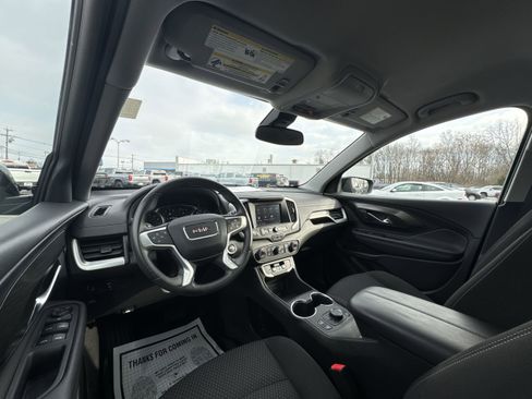 Used 2023 GMC Terrain SLE w/ Driver Convenience Package image 10