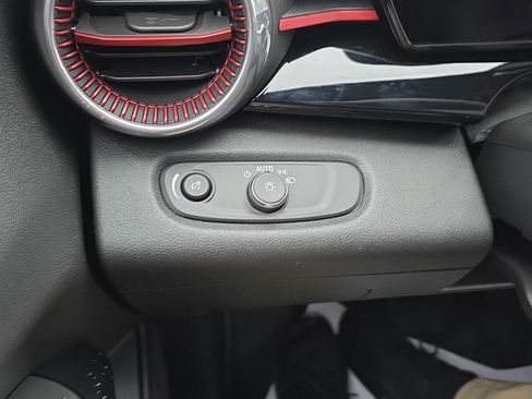 New 2025 Chevrolet Trax RS w/ Driver Confidence Package image 18