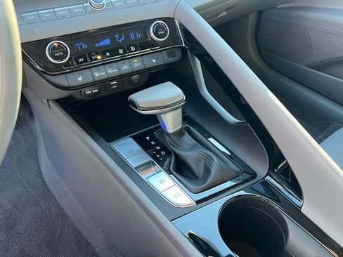 Certified 2023 Hyundai Elantra SEL w/ Convenience Package image 18