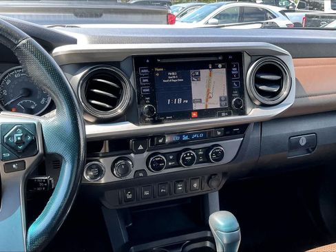 Used 2017 Toyota Tacoma Limited w/ Tow Package AWD/4WD image 15
