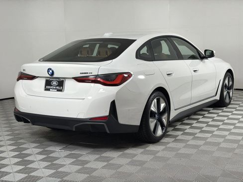 Used 2023 BMW i4 eDrive35 image 5