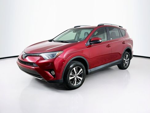 Used 2018 Toyota RAV4 XLE FWD image 3