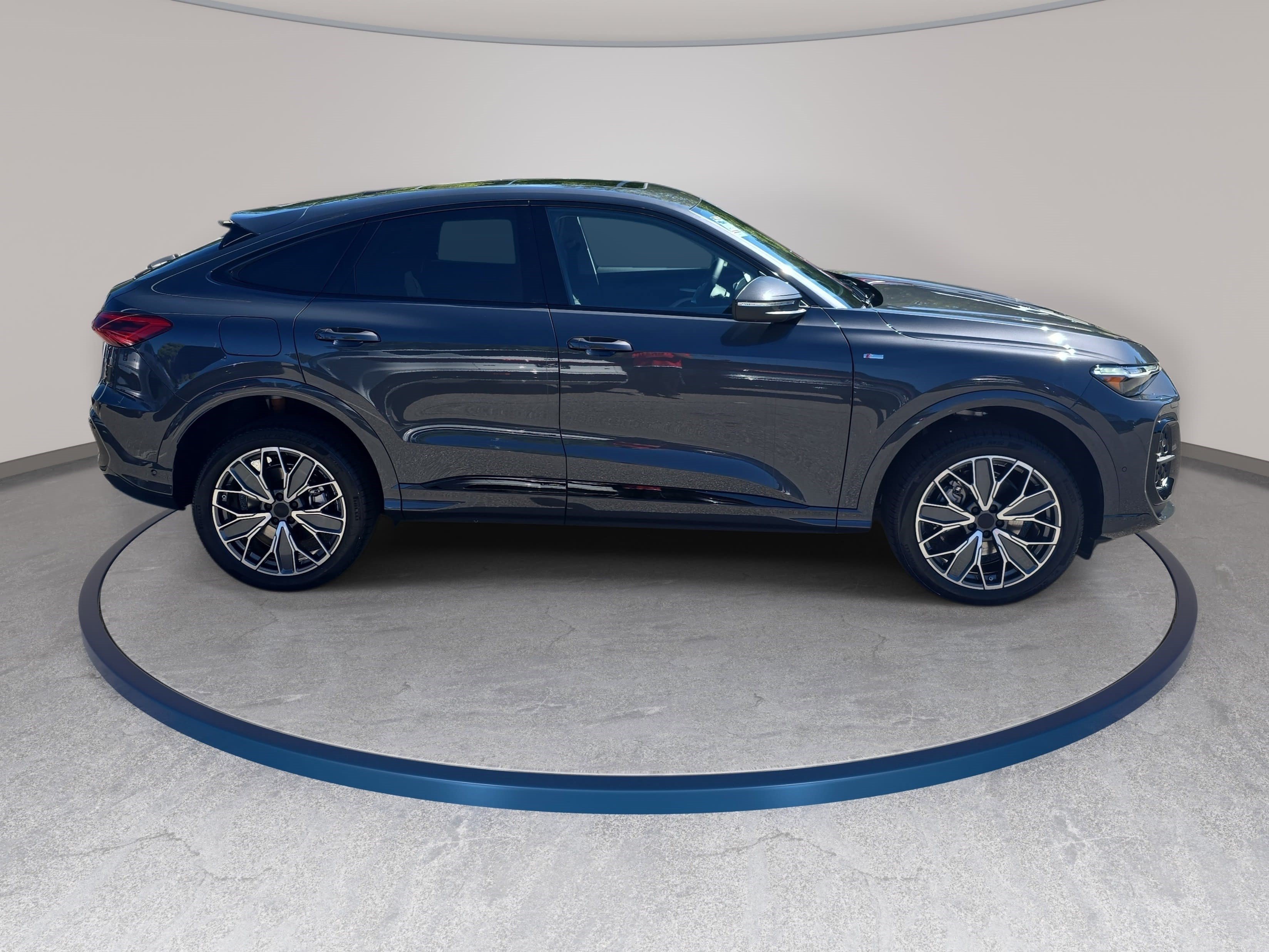 New 2026 Audi Q5 Premium Plus AWD/4WD image 4