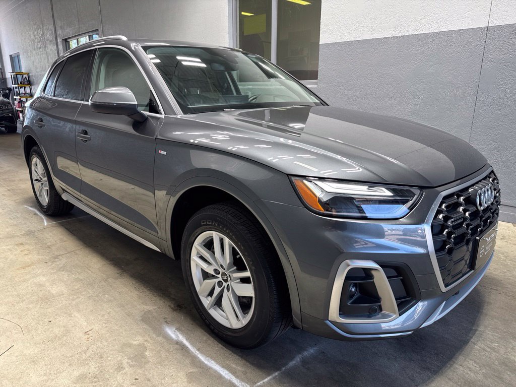 Used 2023 Audi Q5 2.0T Premium w/ Convenience Package AWD/4WD image 4