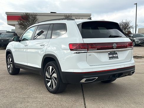 Used 2025 Volkswagen Atlas SE image 6