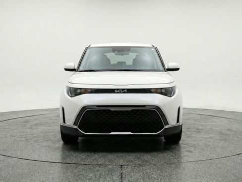 Used 2025 Kia Soul LX w/ LX Technology Package image 2