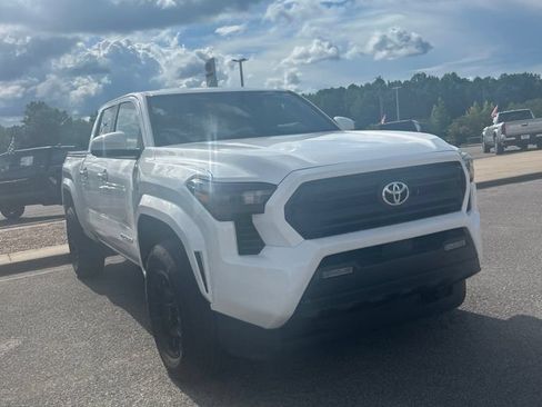 Used 2025 Toyota Tacoma SR5 RWD image 3