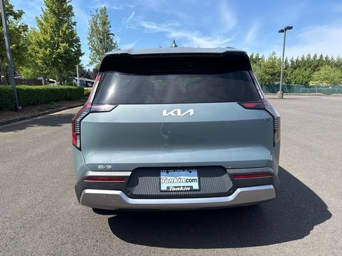 Used 2024 Kia EV9 Wind AWD/4WD image 6
