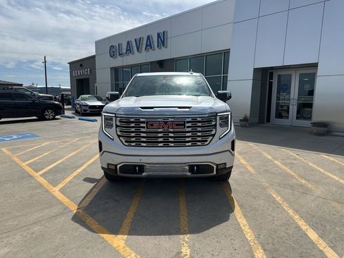Used 2022 GMC Sierra 1500 Denali AWD/4WD image 2