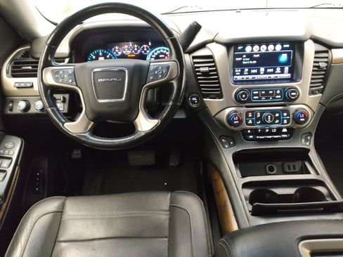 Used 2019 GMC Yukon XL Denali w/ Denali Ultimate Package AWD/4WD image 22