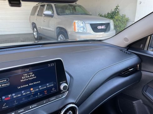 Used 2025 Nissan Sentra SV image 34