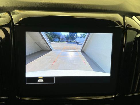 Used 2023 Chevrolet Traverse LT FWD image 54