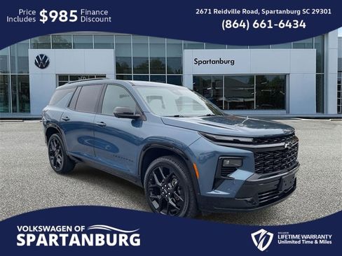 Used 2024 Chevrolet Traverse RS image 1