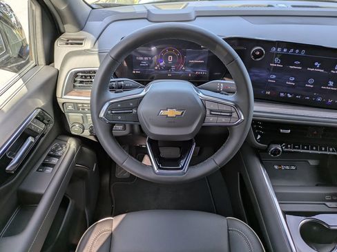 New 2026 Chevrolet Suburban Premier w/ Sun And Tow Package image 17