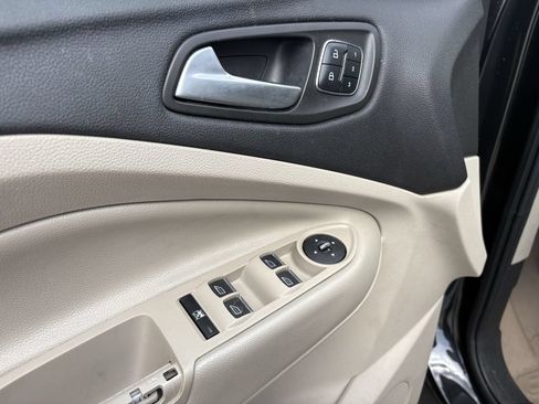 Used 2014 Ford Escape Titanium w/ Equipment Group 401A FWD image 11