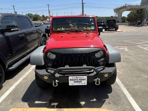 Used 2018 Jeep Wrangler Sport AWD/4WD image 2