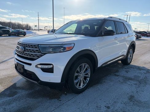 Used 2023 Ford Explorer Limited w/ Limited Technology Package image 3