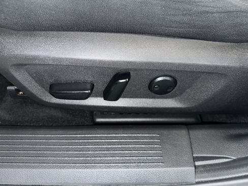 Used 2023 Nissan Rogue SV AWD/4WD image 6