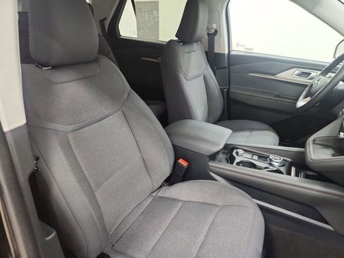 Used 2025 Ford Explorer Active image 27