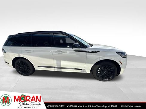 Used 2025 Lincoln Aviator Reserve w/ Equipment Group 201A AWD/4WD image 3