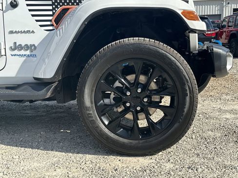 Used 2022 Jeep Wrangler Unlimited Sahara w/ Cold Weather Group image 13