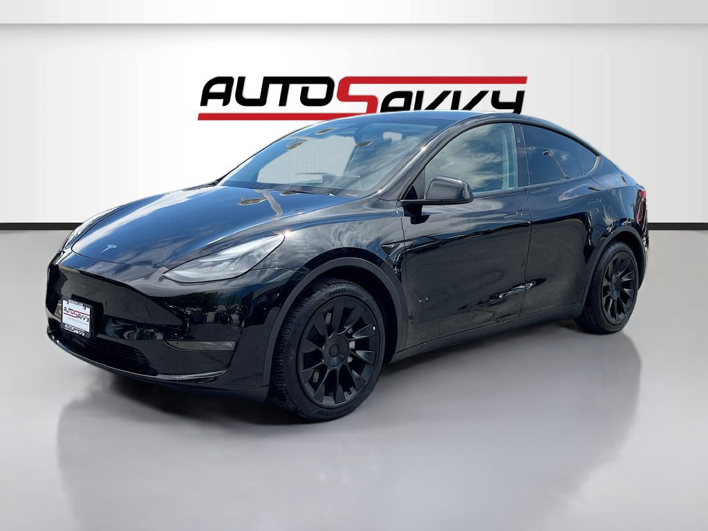Used 2024 Tesla Model Y Long Range AWD/4WD image 3