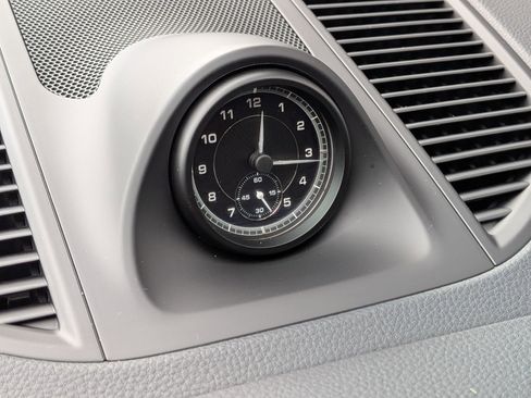 Used 2025 Porsche Macan image 20