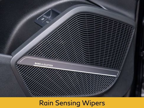 Used 2022 Audi Q5 e Prestige w/ Prestige Package image 18