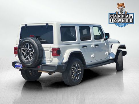 Used 2024 Jeep Wrangler Unlimited Sahara AWD/4WD image 4