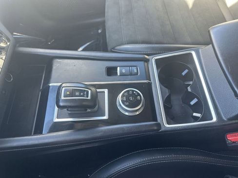 Used 2024 Mitsubishi Outlander SE image 29