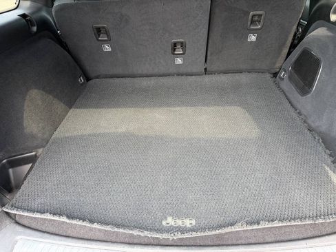 Used 2023 Jeep Grand Cherokee Summit AWD/4WD image 26