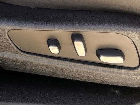 Certified 2025 Cadillac XT5 Premium Luxury image 28