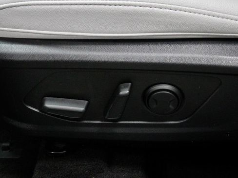 Used 2025 Hyundai Santa Cruz SEL FWD image 25