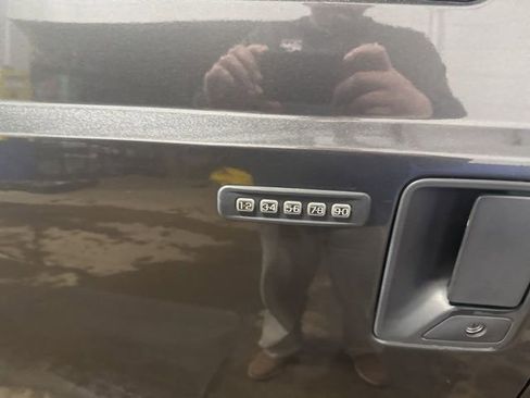 Used 2016 Ford F250 XLT w/ XLT Value Package image 9