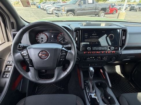 Used 2025 Nissan Frontier PRO-4X AWD/4WD image 15