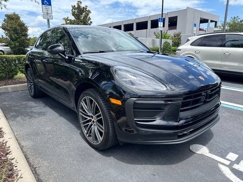 Certified 2026 Porsche Macan AWD/4WD image 1