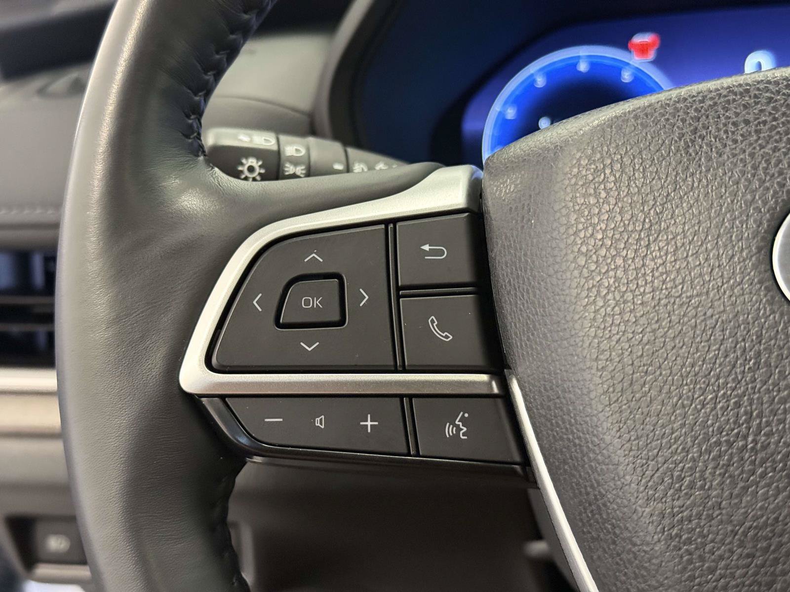 Used 2024 Toyota Grand Highlander AWD image 32
