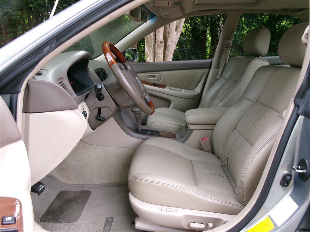 Used 2001 Lexus ES 330 w/ Lexus Value Pkg FWD image 11
