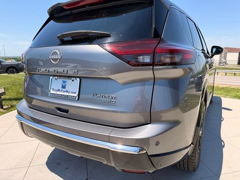 Used 2024 Nissan Rogue Platinum AWD/4WD image 29
