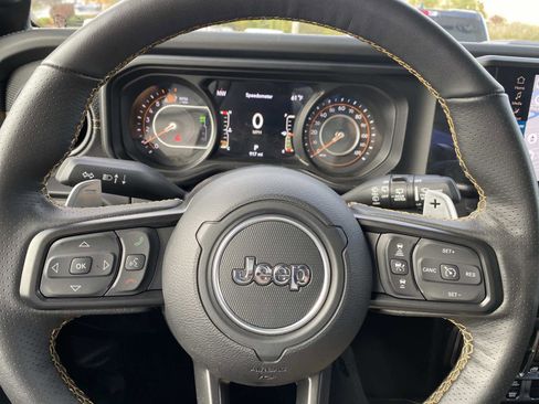 New 2025 Jeep Wrangler Unlimited Rubicon 392 image 17