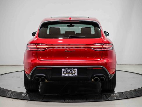 Used 2024 Porsche Macan image 3
