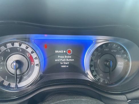 Used 2023 Chrysler 300 C RWD image 23