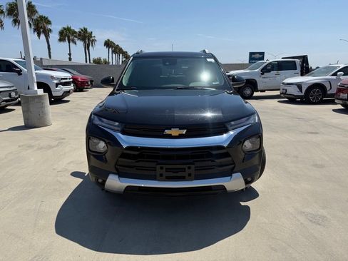 Used 2023 Chevrolet TrailBlazer LT w/ Convenience Package AWD/4WD image 2