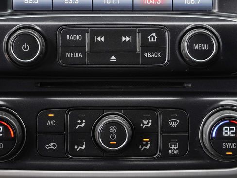 Used 2015 GMC Sierra 1500 SLE image 33