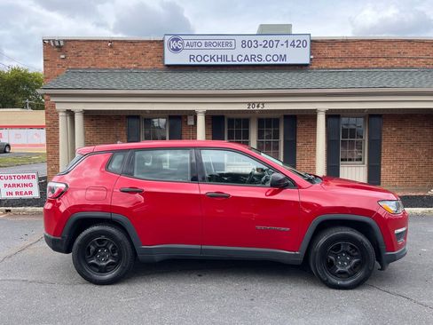 Used 2018 Jeep Compass Sport image 3