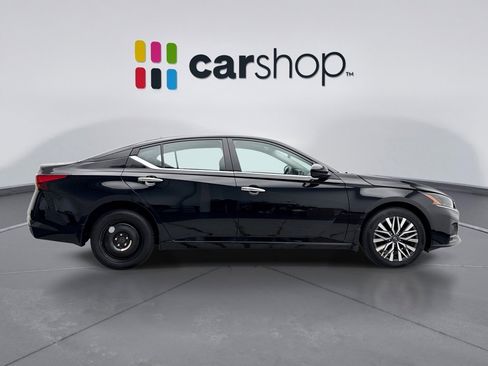 Used 2023 Nissan Altima 2.5 SV AWD/4WD image 6