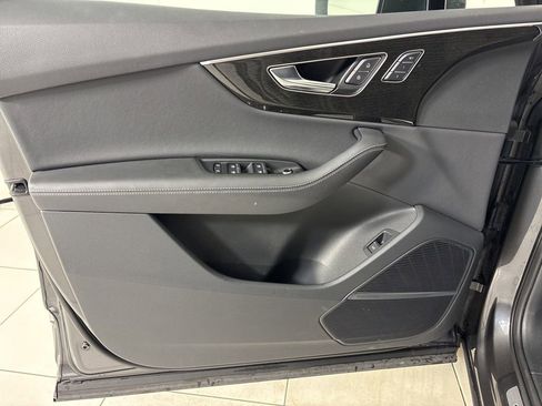 Used 2025 Audi Q7 3.0T Premium Plus image 16